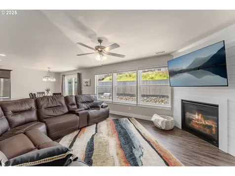 395 Brady Lane Roseburg OR 97471
