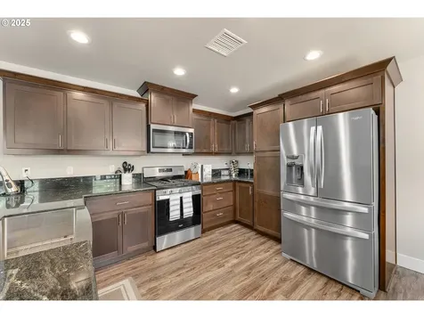 395 Brady Lane Roseburg OR 97471