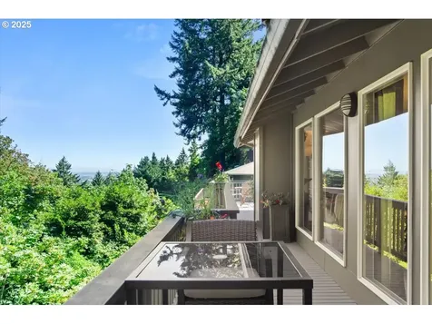 2417/2419 SW Montgomery Drive Portland OR 97201