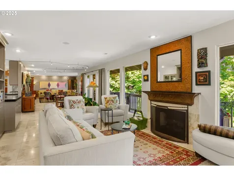 2417/2419 SW Montgomery Drive Portland OR 97201