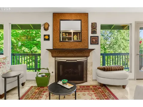 2417/2419 SW Montgomery Drive Portland OR 97201