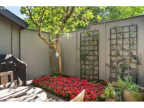 2417/2419 SW Montgomery Drive Portland OR 97201