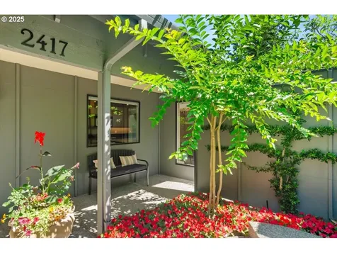 2417/2419 SW Montgomery Drive Portland OR 97201