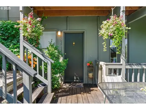2417/2419 SW Montgomery Drive Portland OR 97201