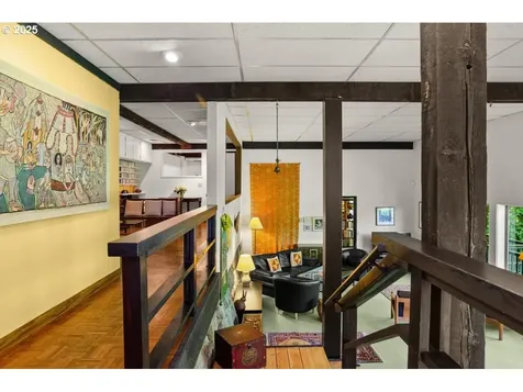 2417/2419 SW Montgomery Drive Portland OR 97201