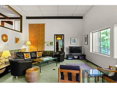 2417/2419 SW Montgomery Drive Portland OR 97201