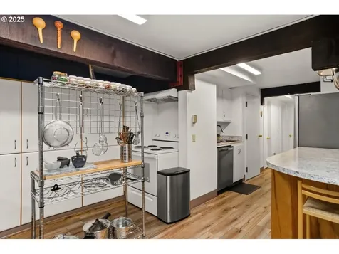 2417/2419 SW Montgomery Drive Portland OR 97201