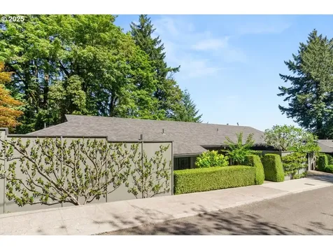 2417/2419 SW Montgomery Drive Portland OR 97201