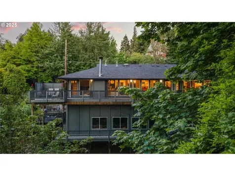 2417/2419 SW Montgomery Drive Portland OR 97201