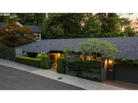 2417/2419 SW Montgomery Drive Portland OR 97201