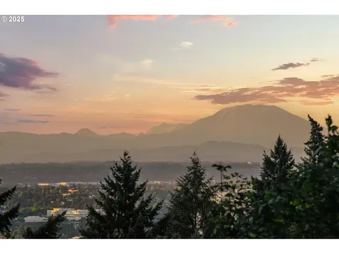2417/2419 SW Montgomery Drive Portland OR 97201