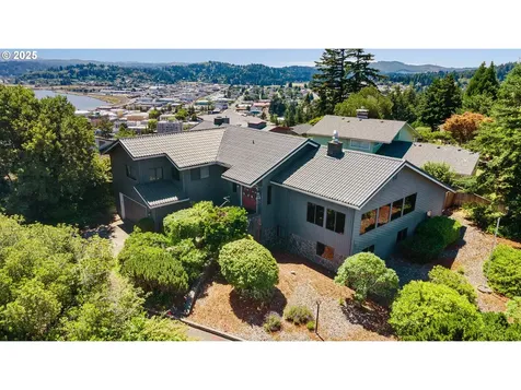 830 Signal Way Coos Bay OR 97420