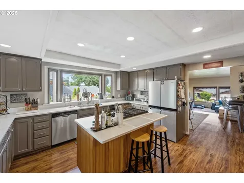 830 Signal Way Coos Bay OR 97420
