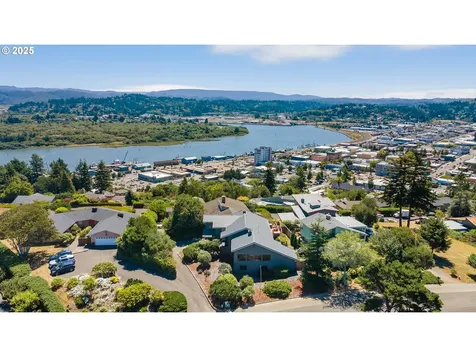 830 Signal Way Coos Bay OR 97420