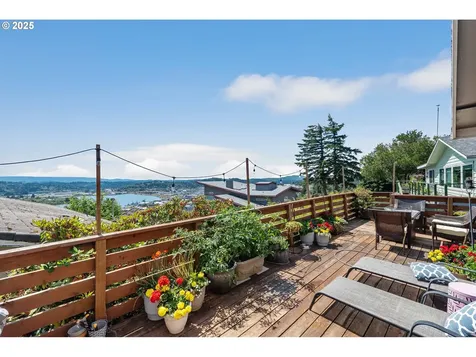 830 Signal Way Coos Bay OR 97420