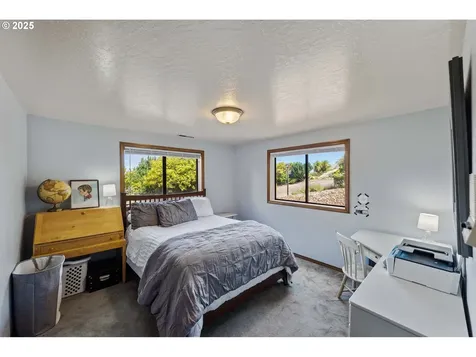 830 Signal Way Coos Bay OR 97420