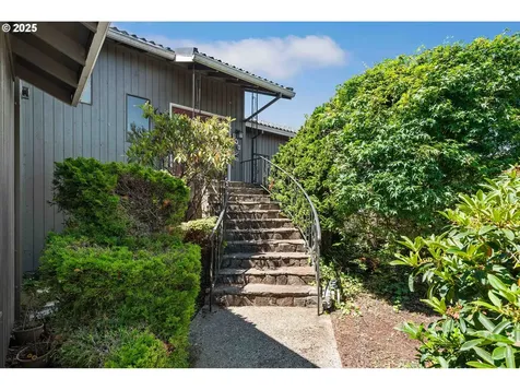 830 Signal Way Coos Bay OR 97420