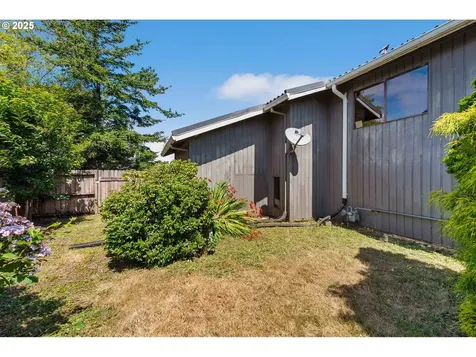 830 Signal Way Coos Bay OR 97420
