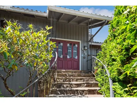 830 Signal Way Coos Bay OR 97420