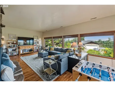 830 Signal Way Coos Bay OR 97420