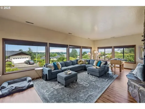 830 Signal Way Coos Bay OR 97420