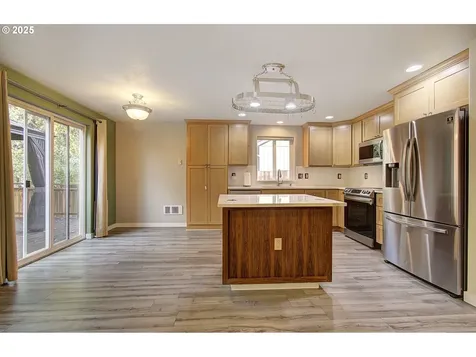 6103 NE 41st Circle Vancouver WA 98661