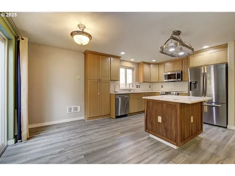 6103 NE 41st Circle Vancouver WA 98661