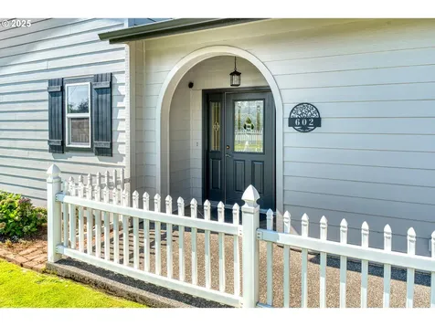 602 NE Blair Road Washougal WA 98671