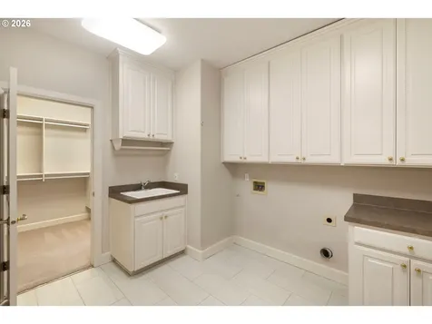 17454 Brookhurst Court Lake Oswego OR 97034