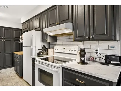 110 NE 130th Place Portland OR 97230