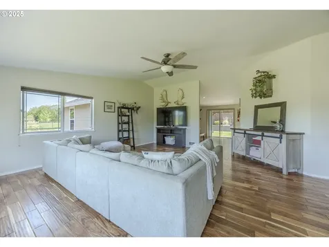38924 Rogers Lane Dexter OR 97431