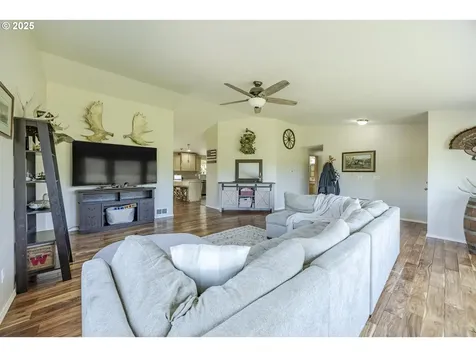 38924 Rogers Lane Dexter OR 97431