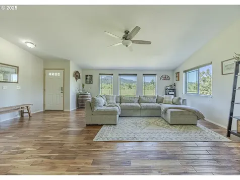 38924 Rogers Lane Dexter OR 97431