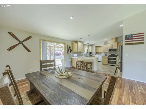 38924 Rogers Lane Dexter OR 97431