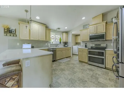 38924 Rogers Lane Dexter OR 97431