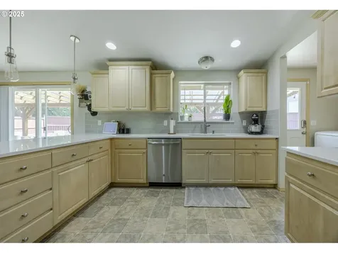 38924 Rogers Lane Dexter OR 97431