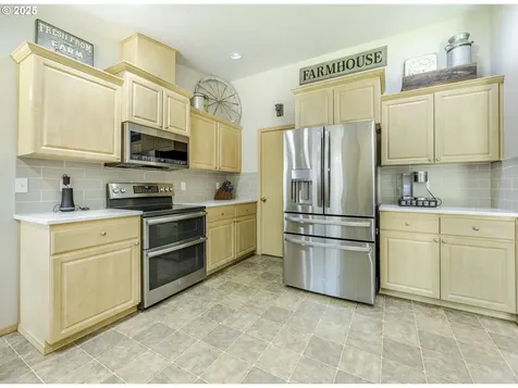 38924 Rogers Lane Dexter OR 97431