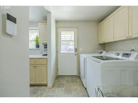 38924 Rogers Lane Dexter OR 97431