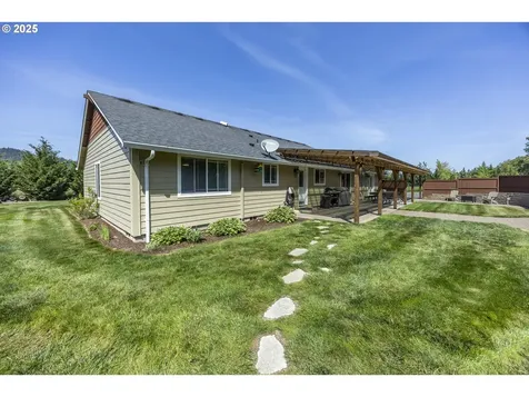 38924 Rogers Lane Dexter OR 97431