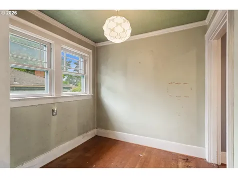 8521 SE Yamhill Street Portland OR 97216