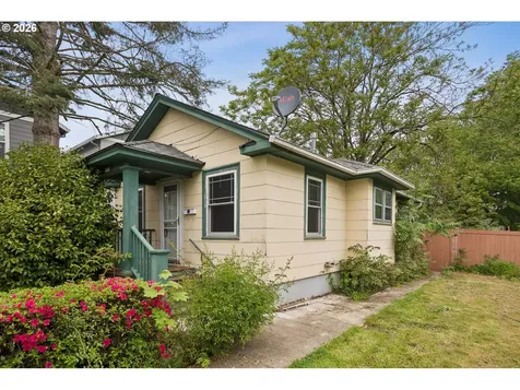 8521 SE Yamhill Street Portland OR 97216