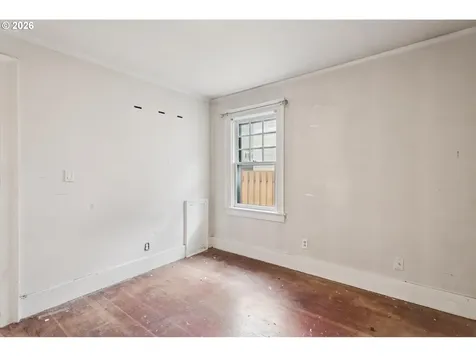 8521 SE Yamhill Street Portland OR 97216