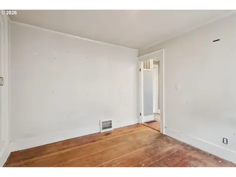 8521 SE Yamhill Street Portland OR 97216