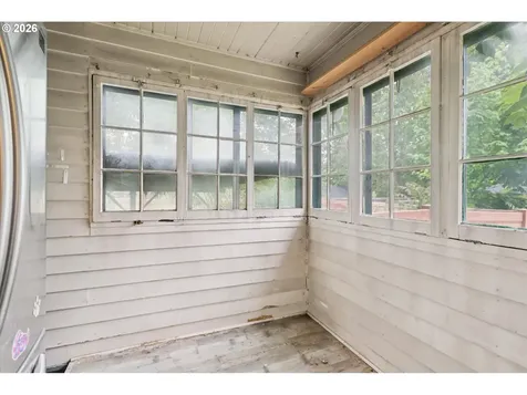 8521 SE Yamhill Street Portland OR 97216