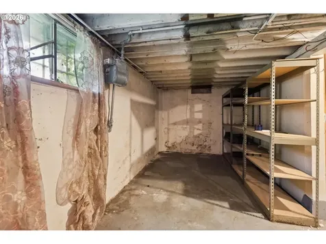 8521 SE Yamhill Street Portland OR 97216