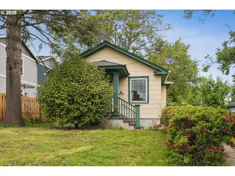 8521 SE Yamhill Street Portland OR 97216
