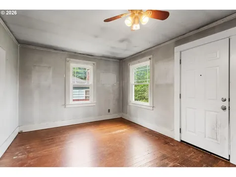 8521 SE Yamhill Street Portland OR 97216