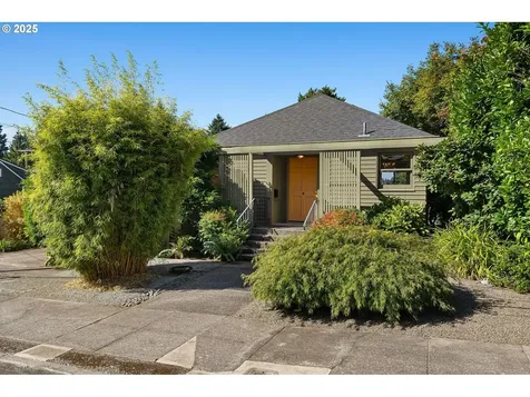 8115 SW 10th Avenue Portland OR 97219