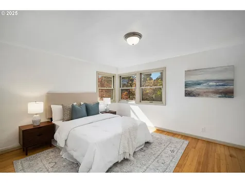 8115 SW 10th Avenue Portland OR 97219