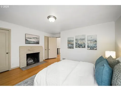 8115 SW 10th Avenue Portland OR 97219